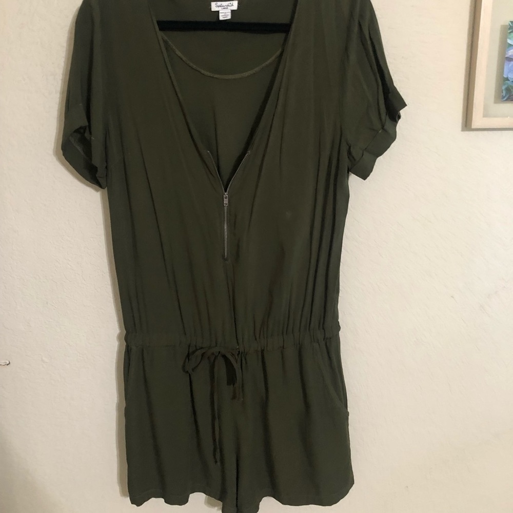 Olive Zip Front Pocket Romper Size L